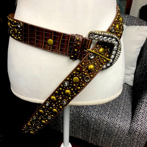 Accessories - Magnificent belt